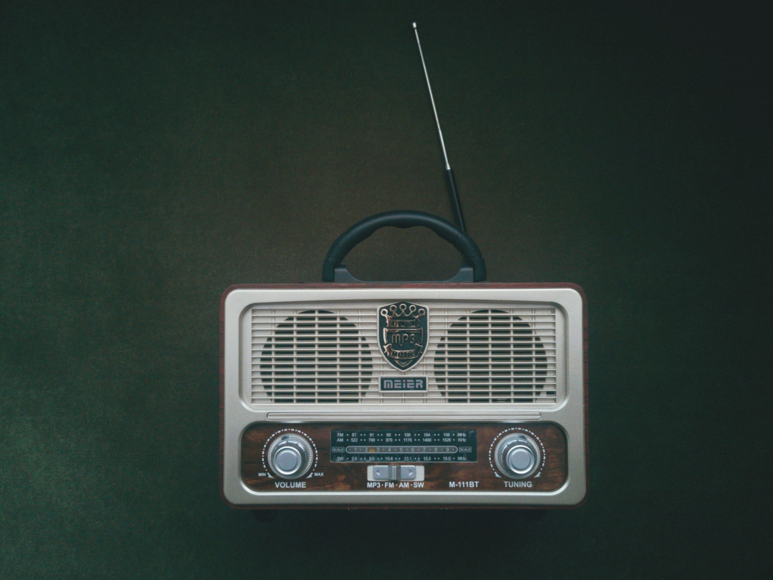Guide To Getting The Best Office Radio In 2021 - Welp Magazine
