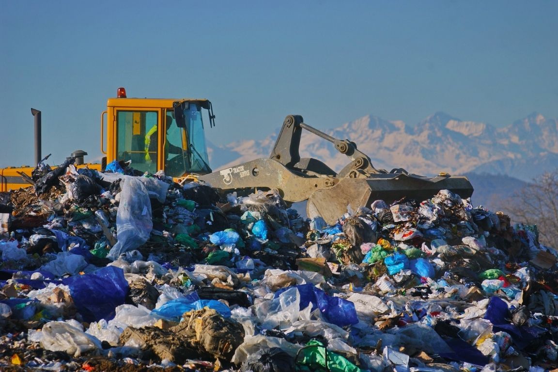Safety Measures To Take While Working in a Landfill